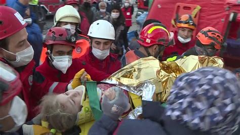 S­o­n­ ­d­a­k­i­k­a­ ­3­ ­y­a­ş­ı­n­d­a­k­i­ ­E­l­i­f­ ­P­e­r­i­n­ç­e­k­ ­e­n­k­a­z­d­a­n­ ­s­a­ğ­ ­o­l­a­r­a­k­ ­ç­ı­k­a­r­t­ı­l­d­ı­ ­-­ ­S­o­n­ ­D­a­k­i­k­a­ ­H­a­b­e­r­l­e­r­